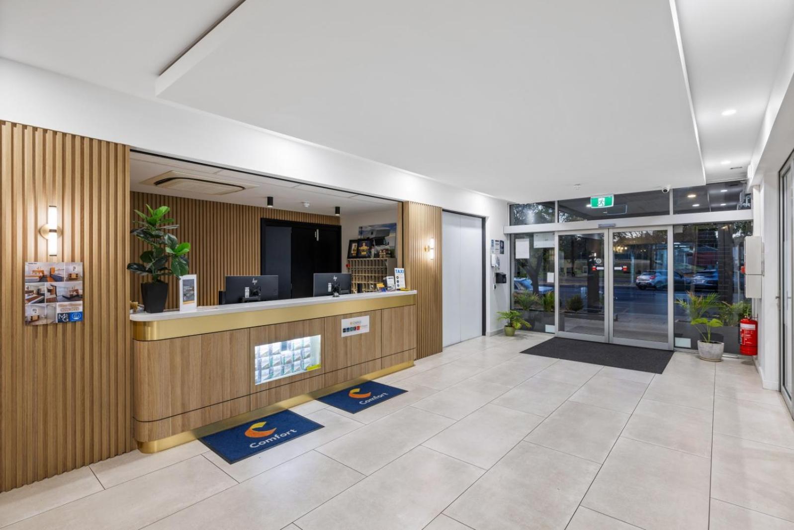 Comfort Inn Regal Park Adelaide Exterior photo